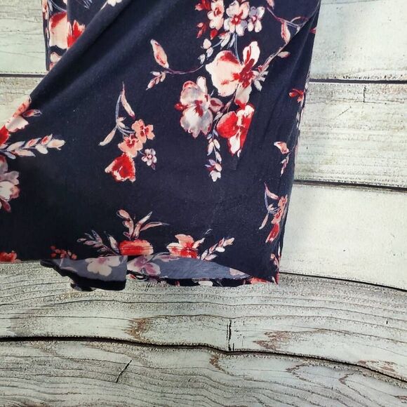 Maurices XXL Floral Criss Cross Tee Navy Red Stripe Sleeve Stretch Top - Picture 4 of 8